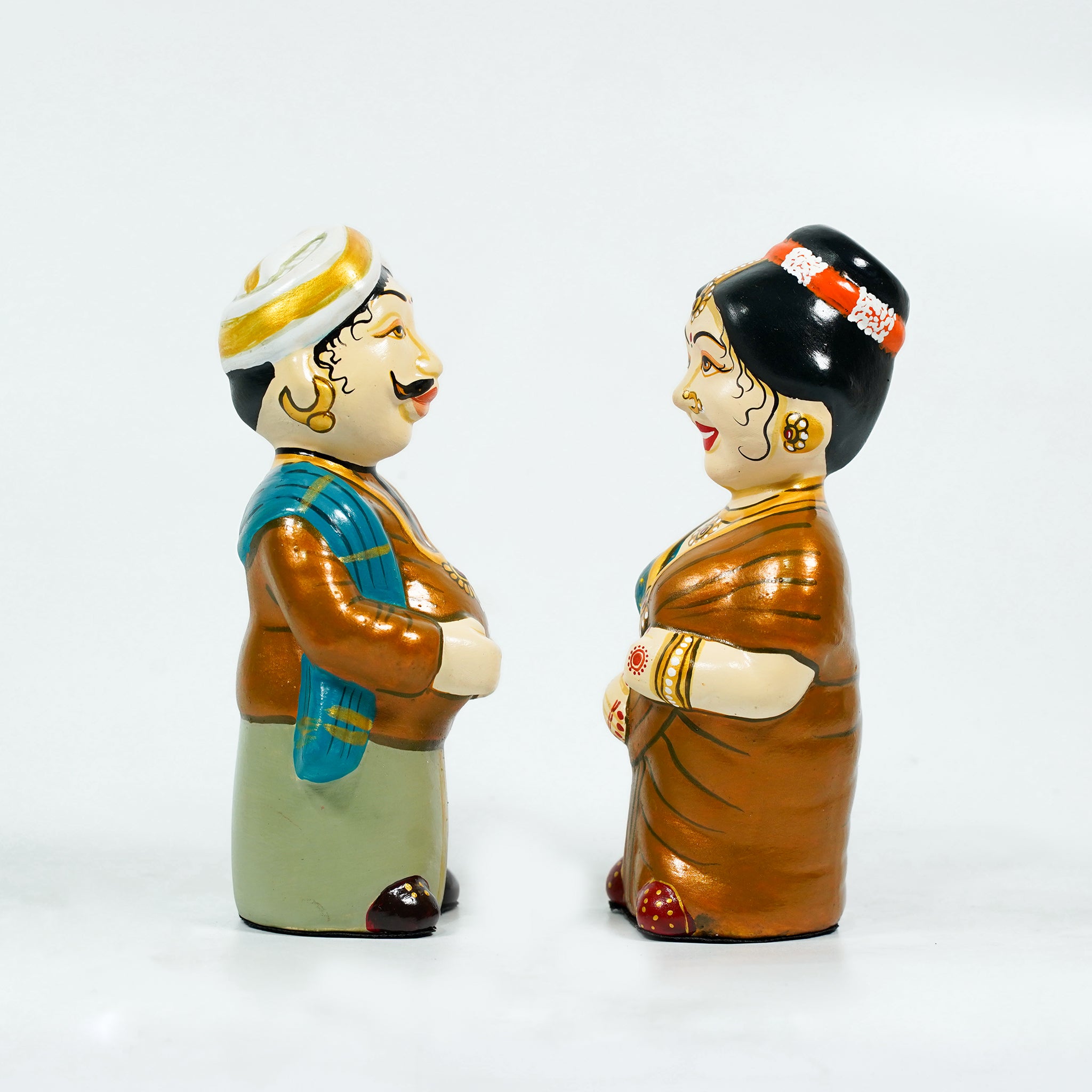 Traditional South Indian Couple Clay Doll Set – Hand-Painted Golu Figurines