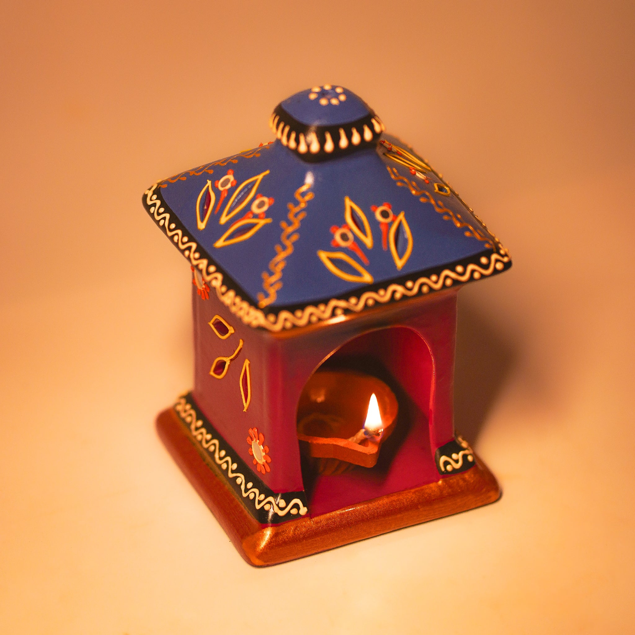 Decorative Terracotta Oil Lamp Enclosure