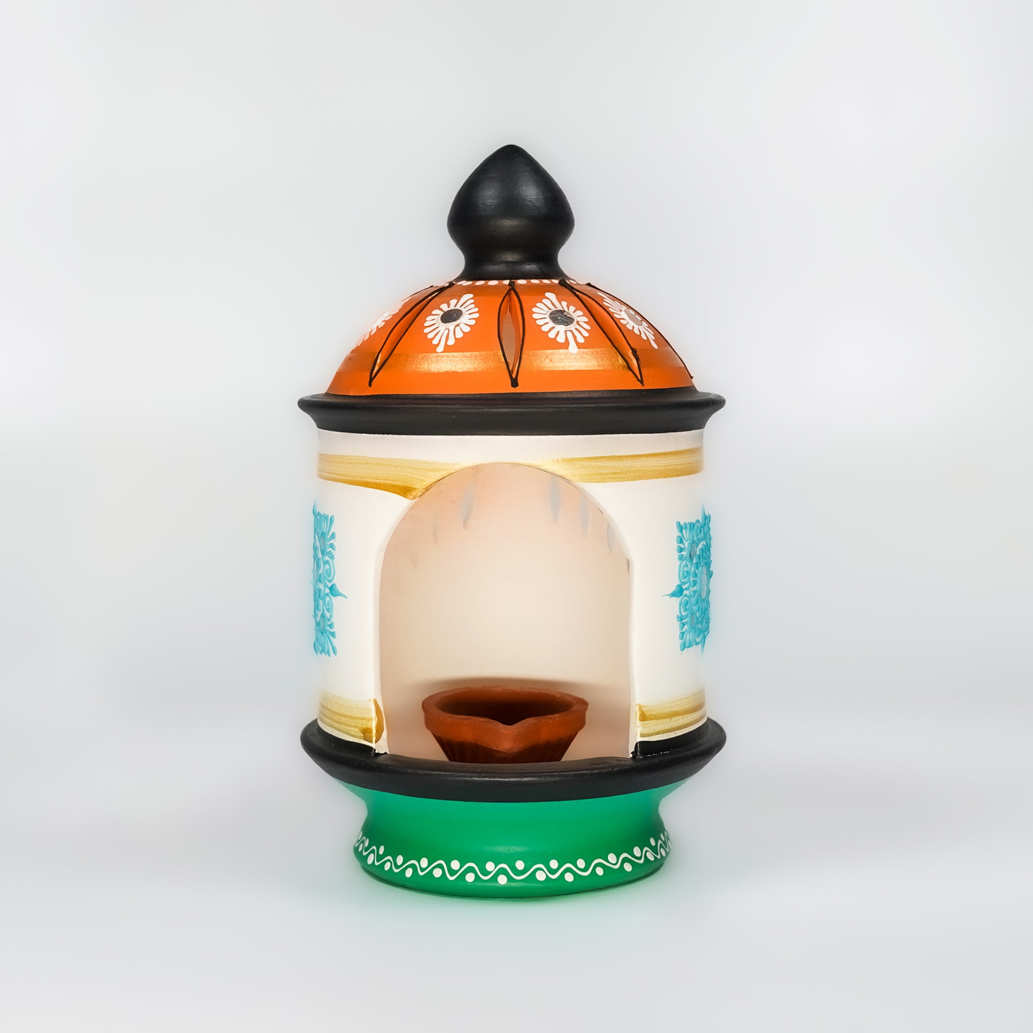 Hand-Painted Tricolor Hut Lamp – Independence Day Edition