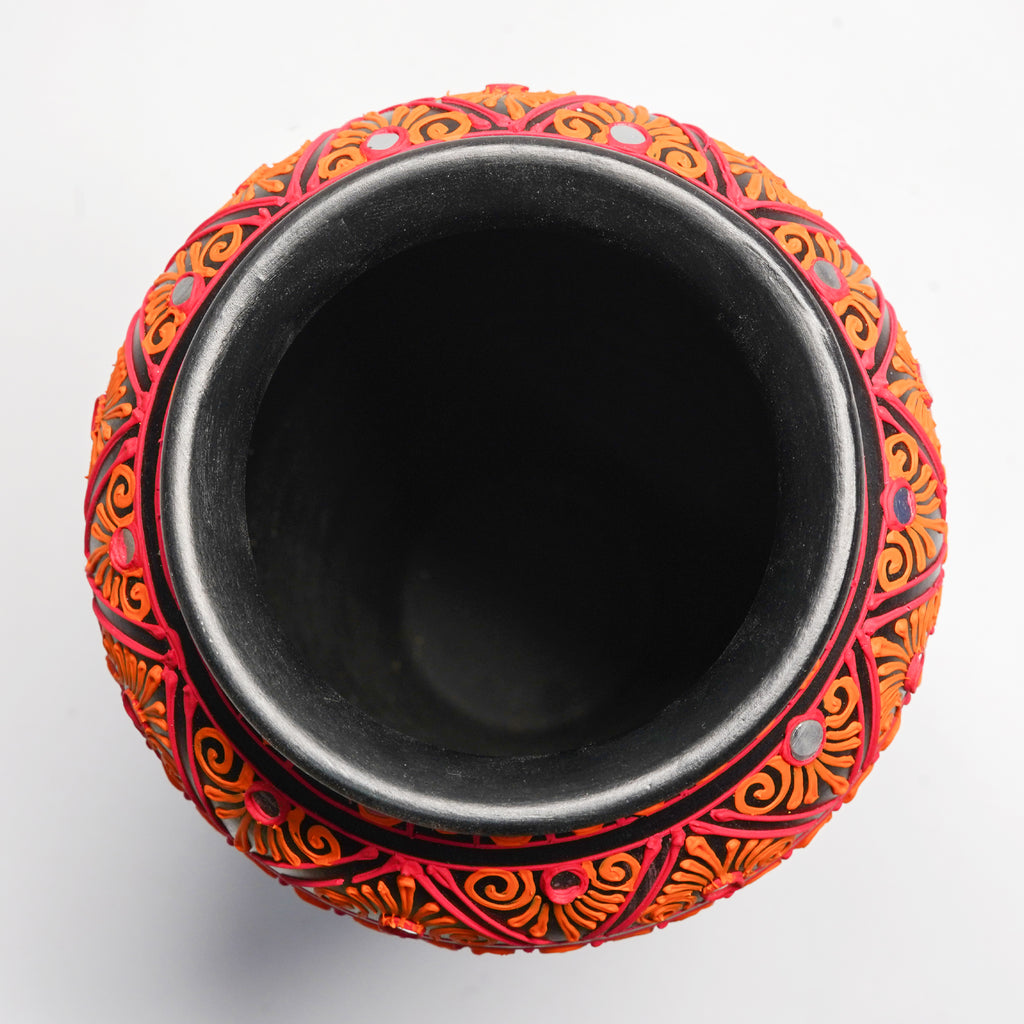 Traditional Kumhari Terracotta Vase – Hand-Painted Folk Motif
