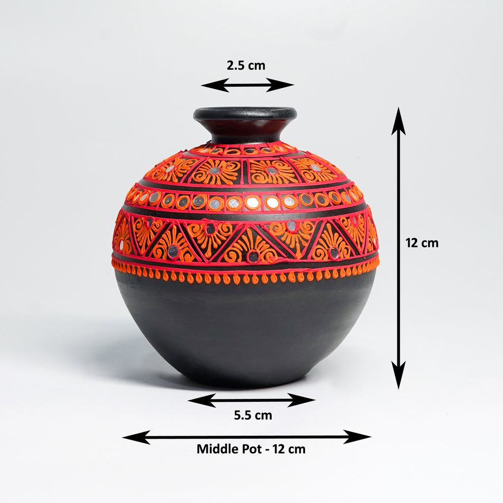 Handcrafted Round Terracotta Vase – Tribal Red & Black Design